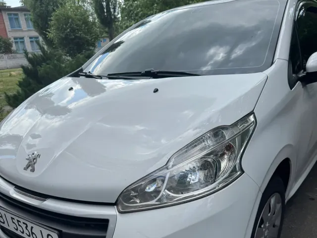 Peugeot 208 - фото 3