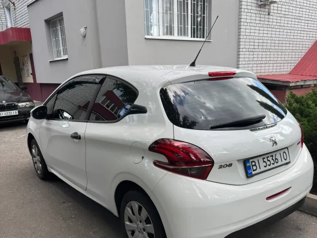 Peugeot 208 - фото 5