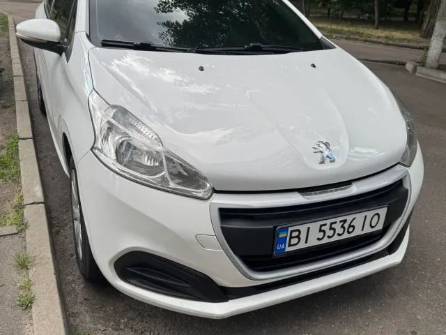 Peugeot 208 - фото 2