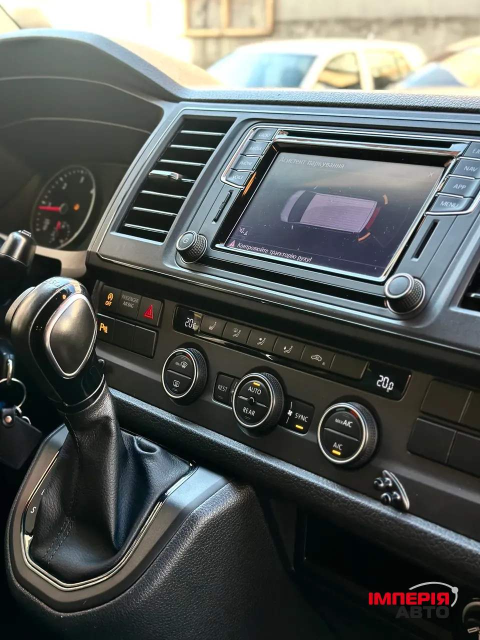 Volkswagen Caravelle - фото 15