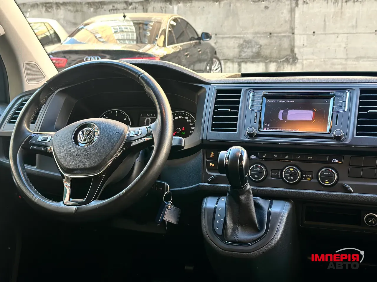 Volkswagen Caravelle - фото 19