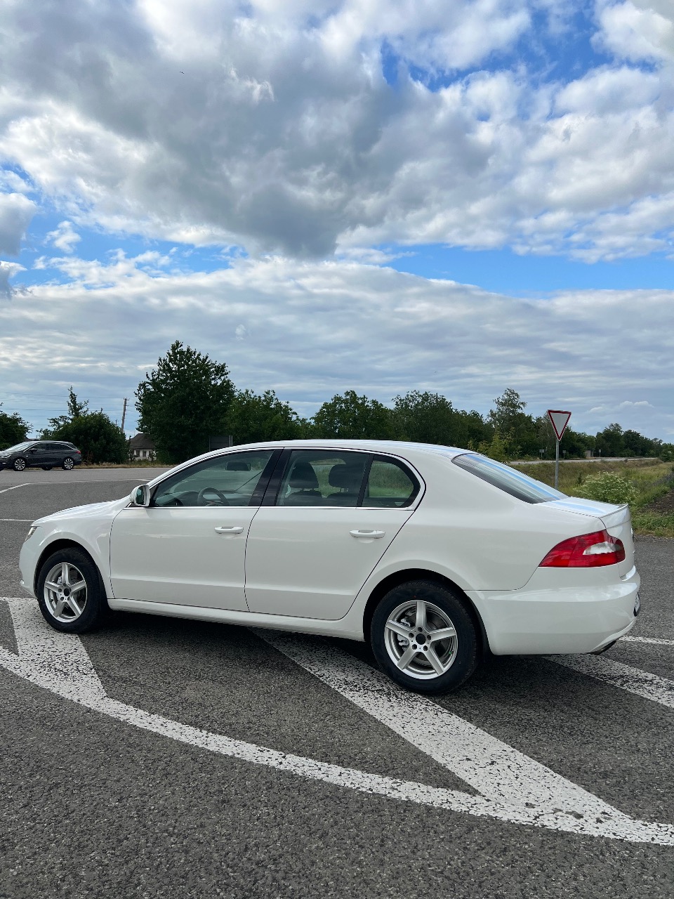Skoda Superb - фото 2