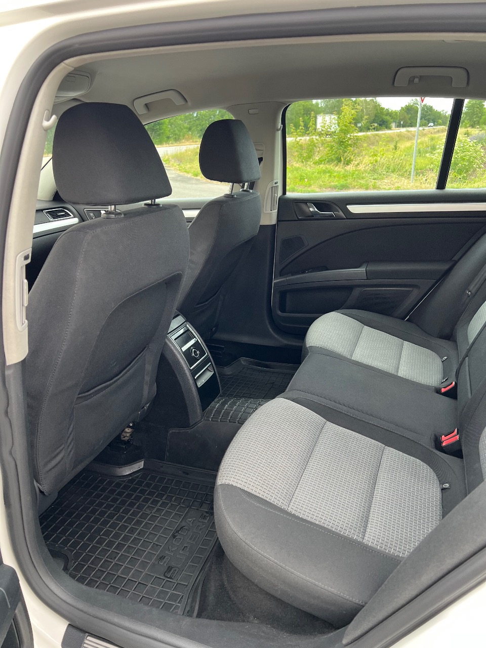 Skoda Superb - фото 13