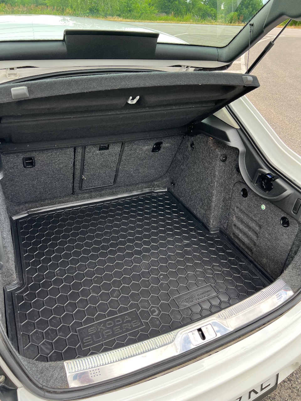 Skoda Superb - фото 10