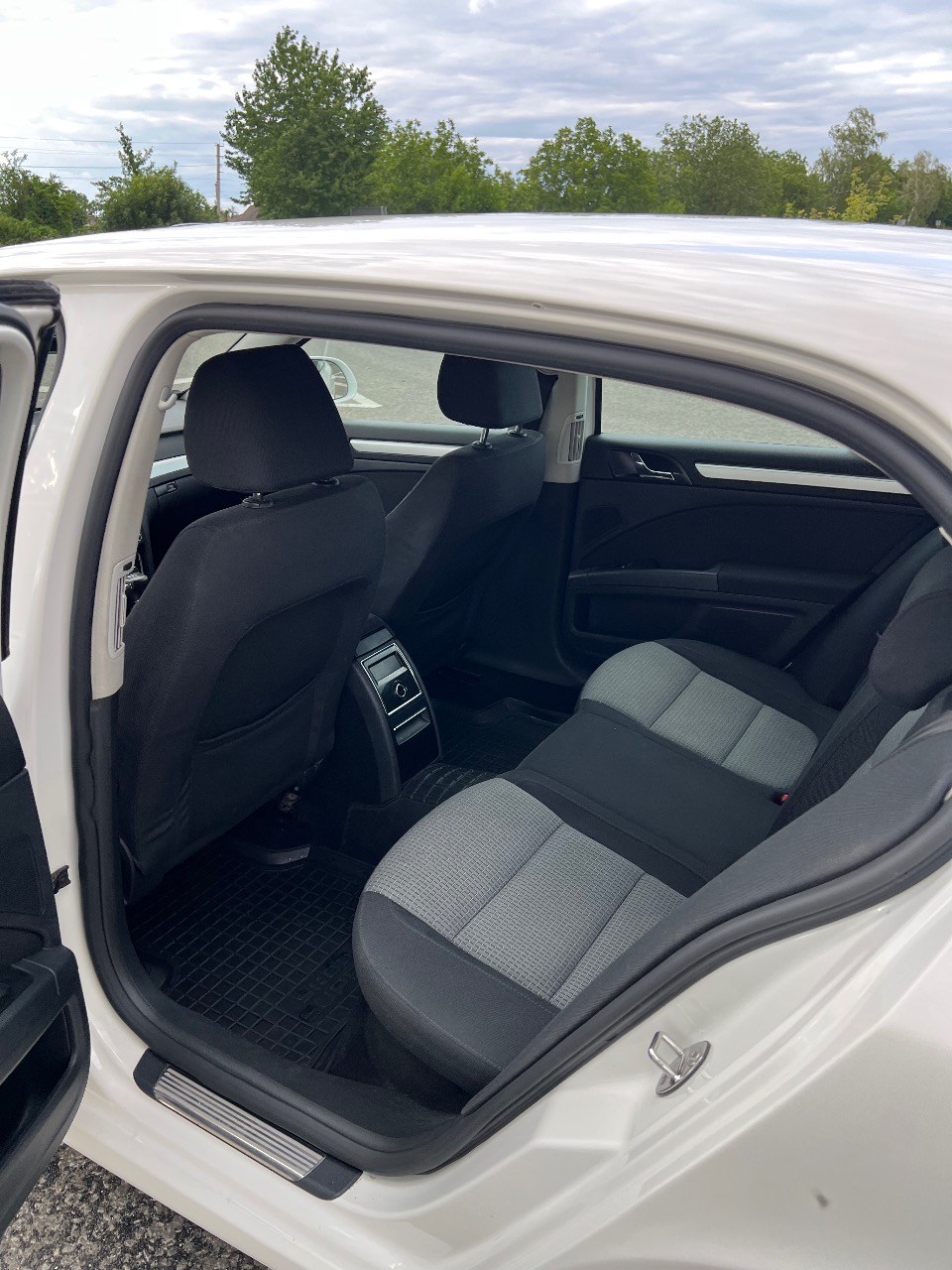 Skoda Superb - фото 16