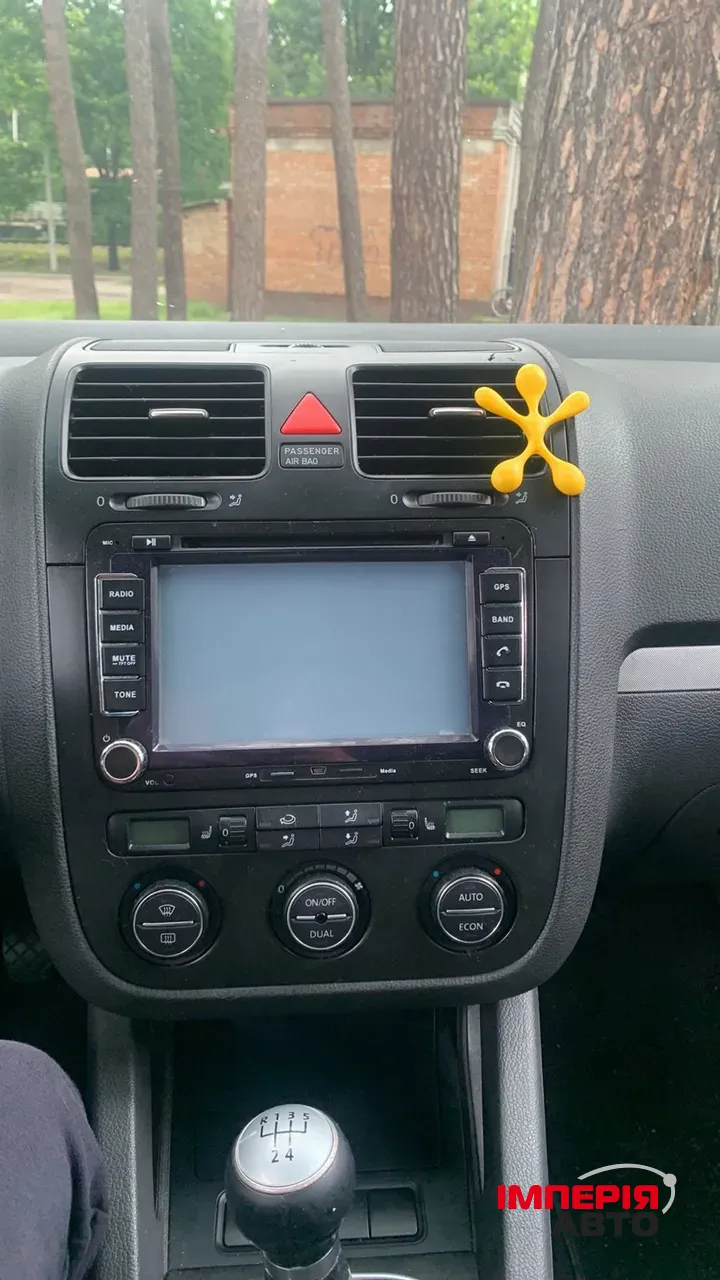 Volkswagen Golf - фото 6