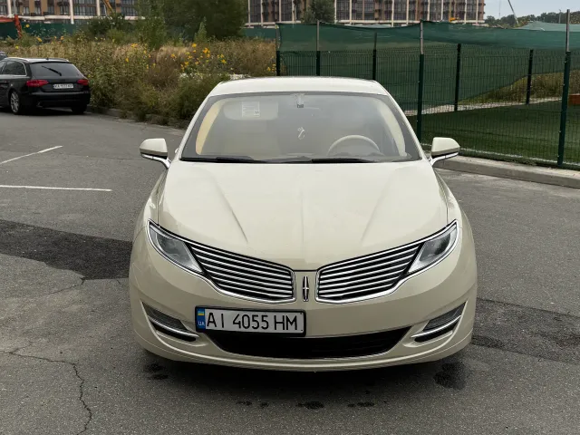 Lincoln MKZ - фото 3