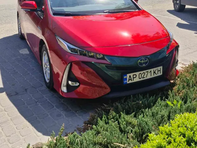 Toyota Prius - фото 2