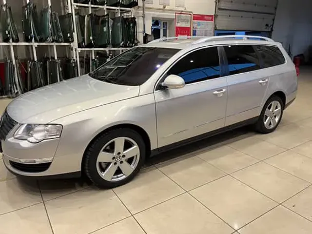 Volkswagen Passat - фото 2