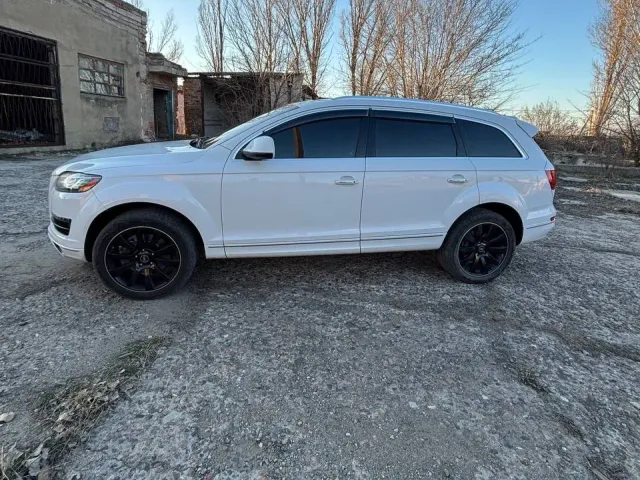 Audi Q7 - фото 5