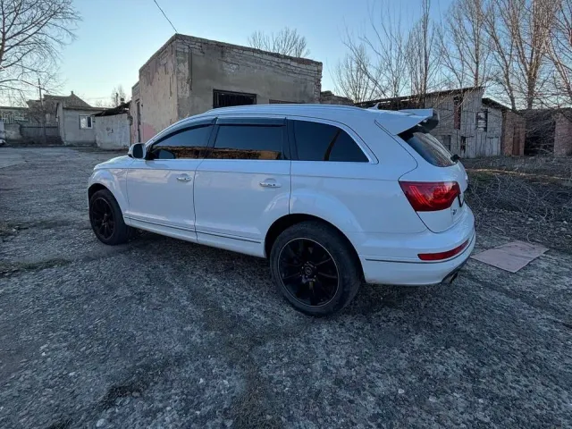 Audi Q7 - фото 4