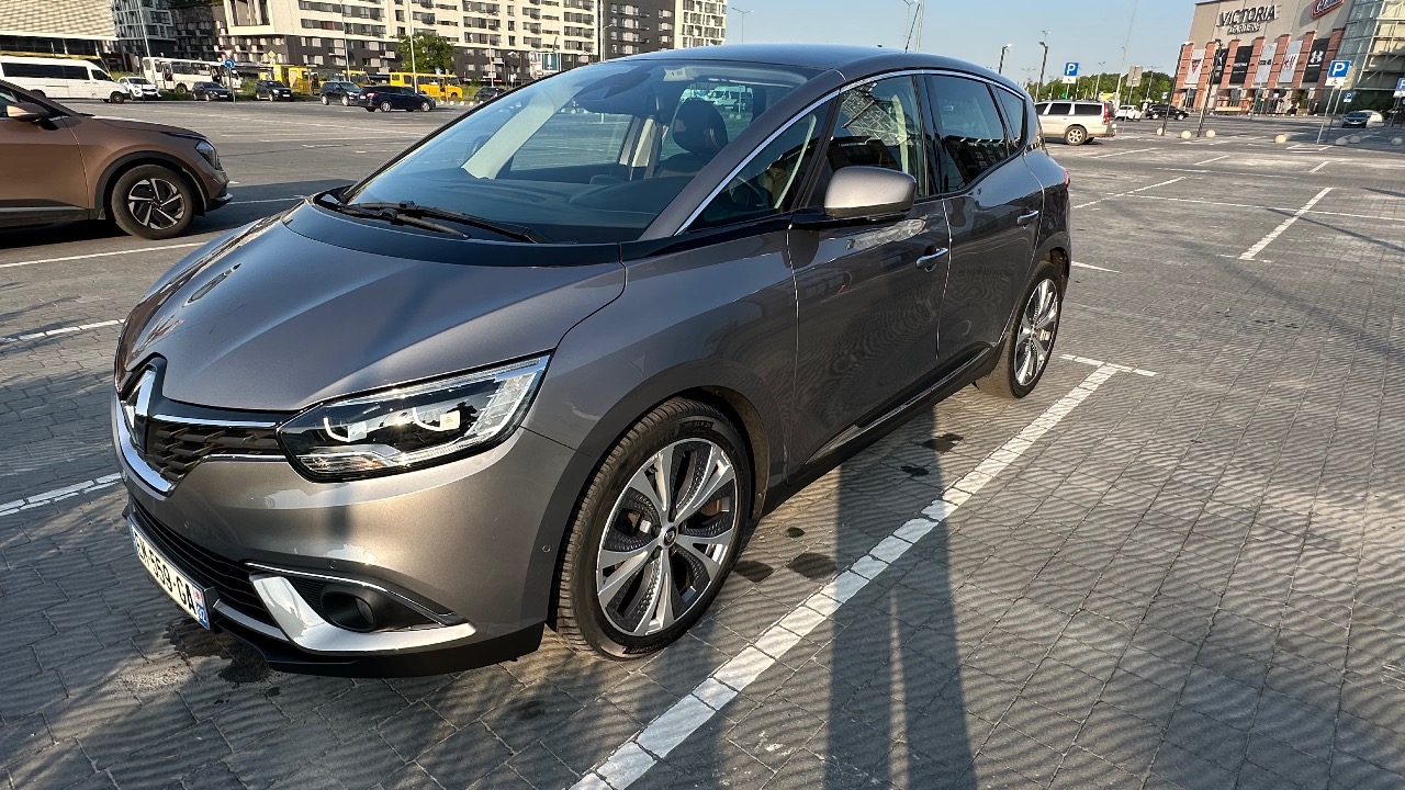 Renault Scenic - фото 26
