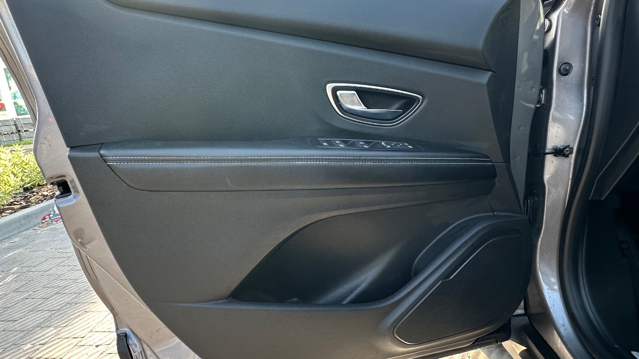 Renault Scenic - фото 16