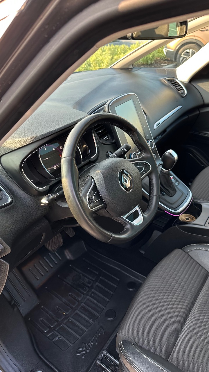 Renault Scenic - фото 22