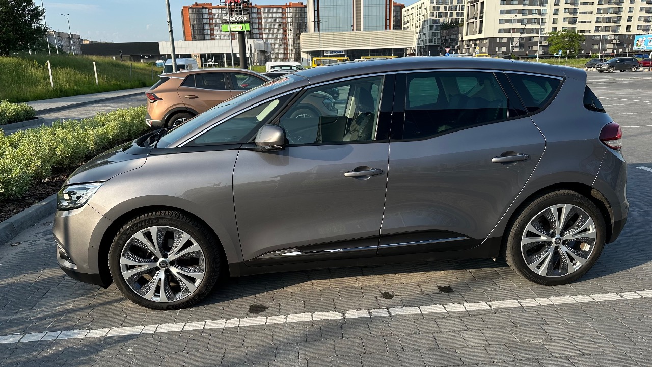 Renault Scenic - фото 40