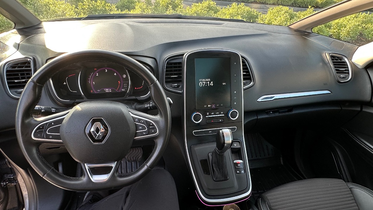 Renault Scenic - фото 34