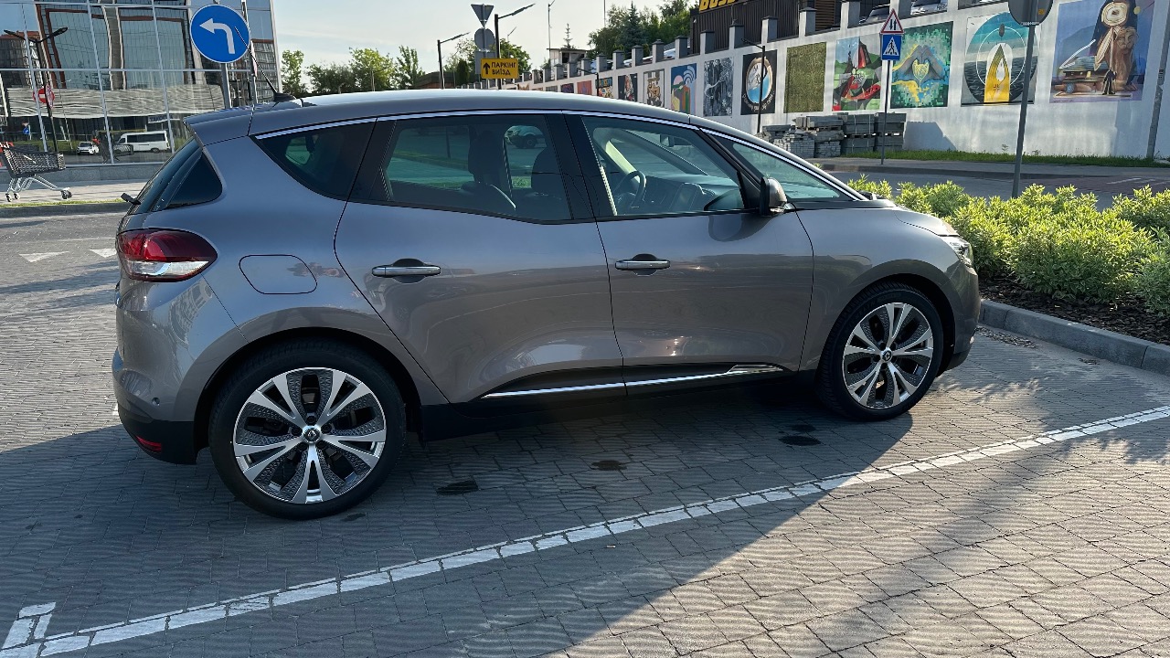 Renault Scenic - фото 21