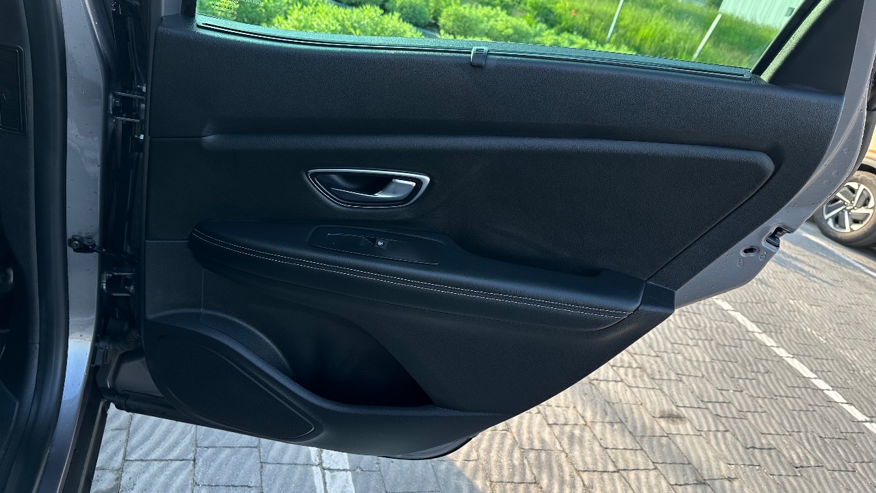 Renault Scenic - фото 96