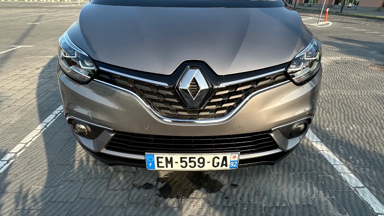 Renault Scenic - фото 11