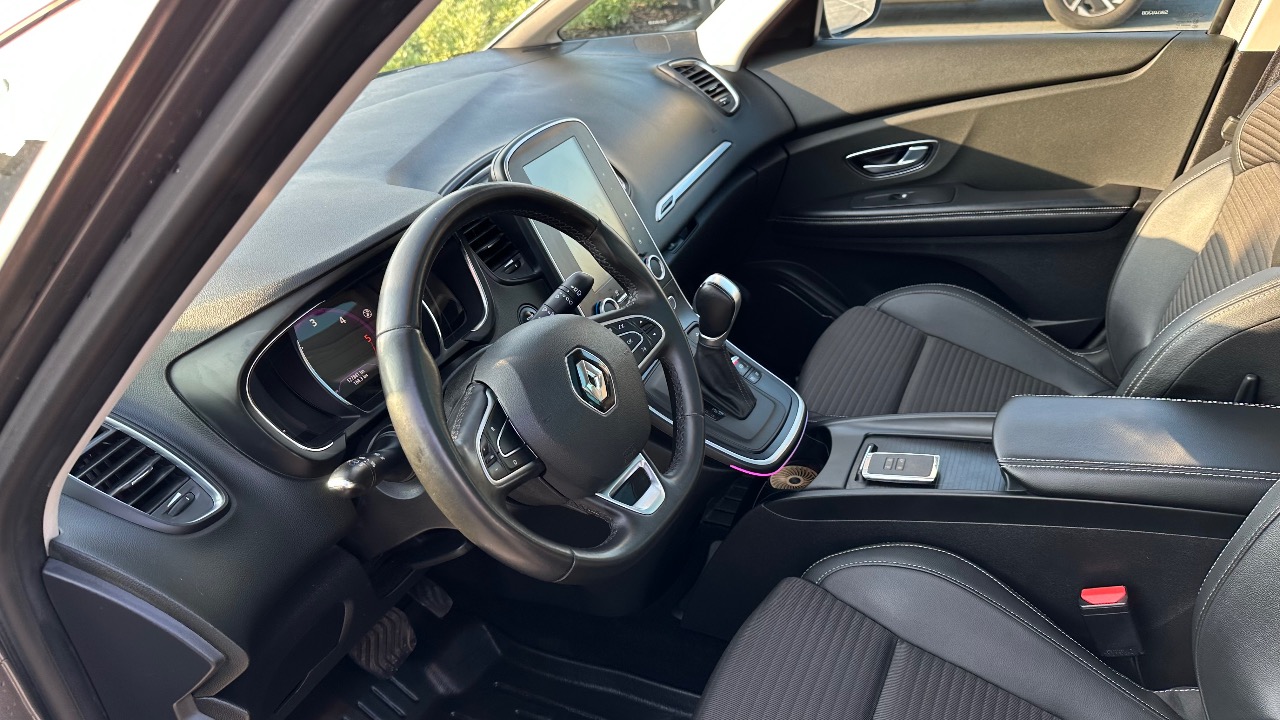 Renault Scenic - фото 25