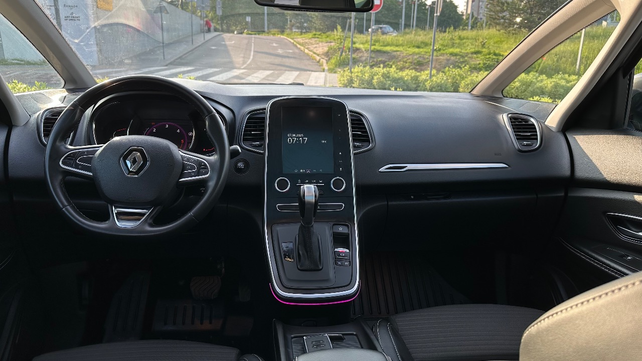 Renault Scenic - фото 7