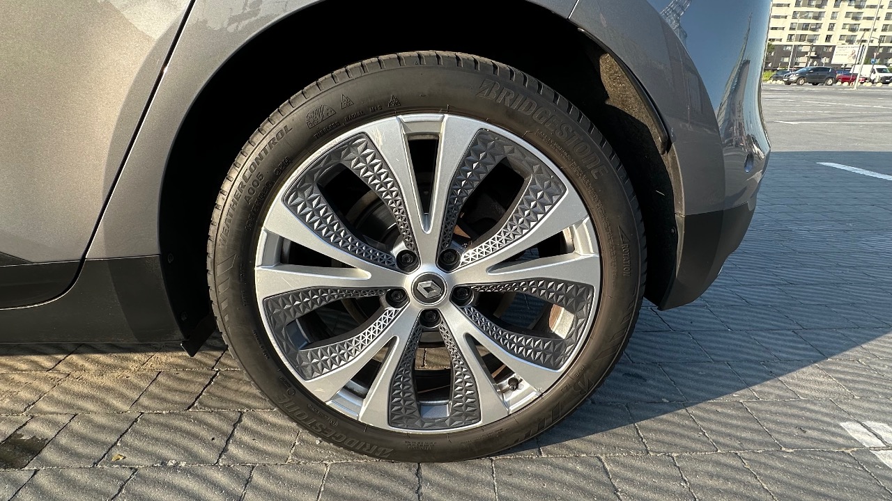 Renault Scenic - фото 10