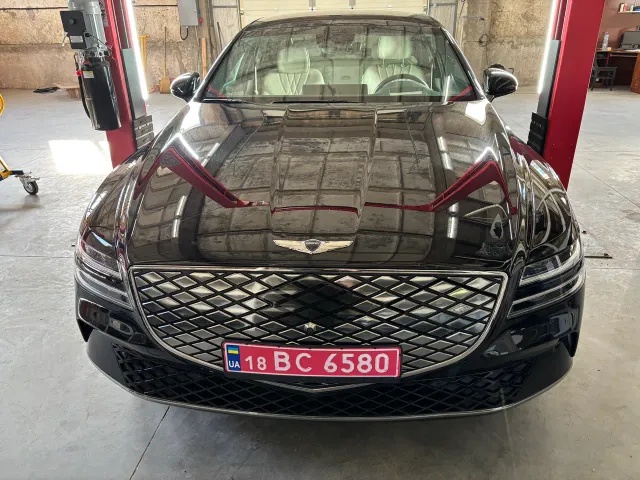 Genesis G80 - фото 1