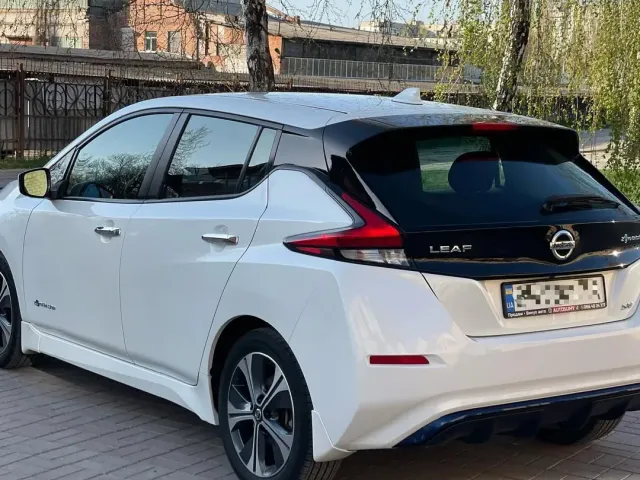 Nissan Leaf - фото 3