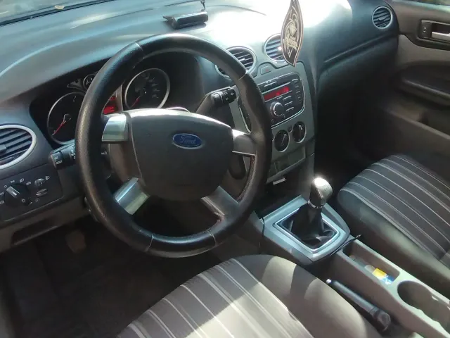 Ford Focus - фото 4