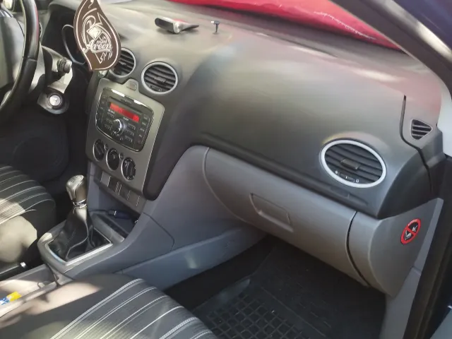 Ford Focus - фото 5