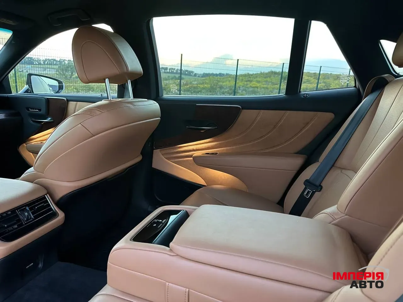 Lexus LS - фото 23