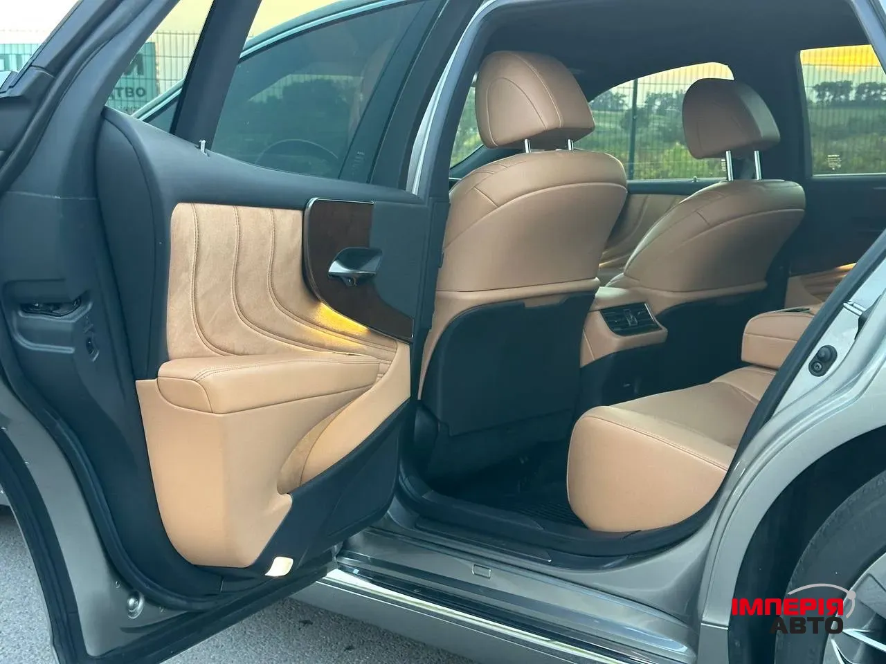 Lexus LS - фото 30