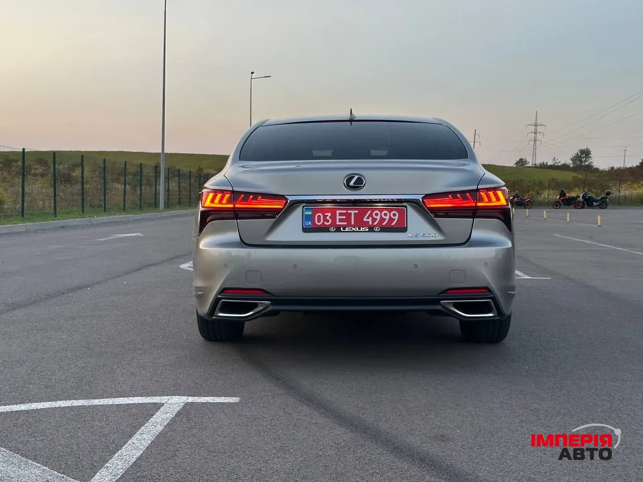 Lexus LS - фото 11