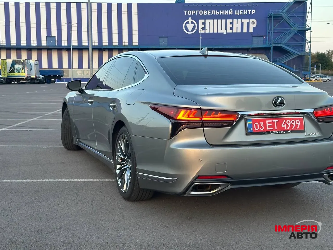 Lexus LS - фото 3