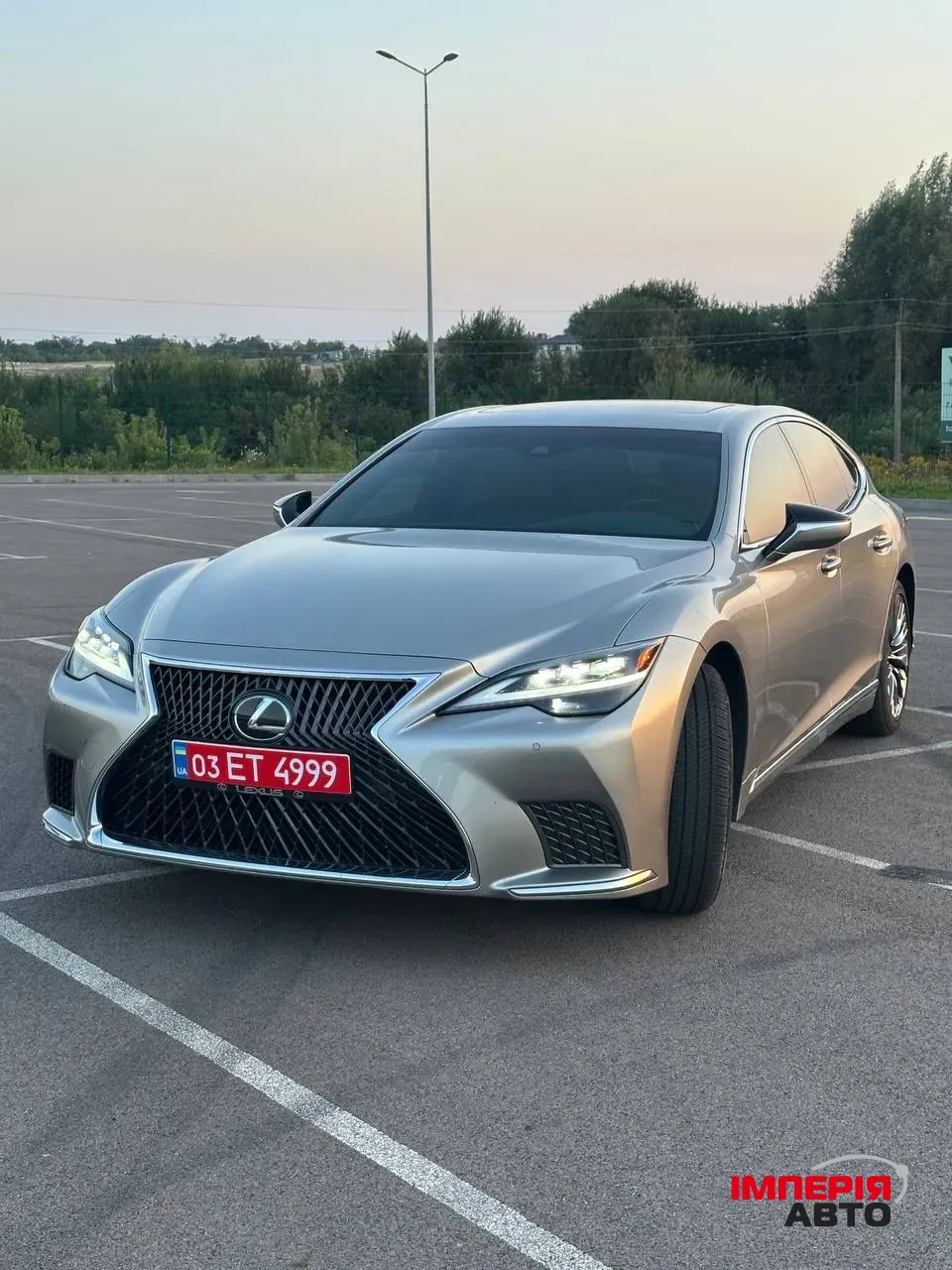 Lexus LS - фото 1