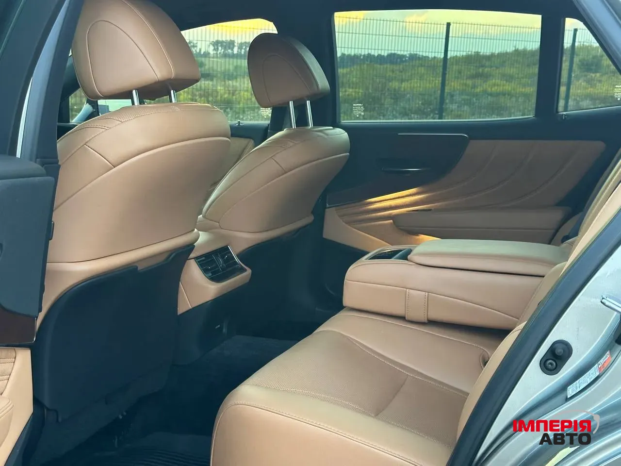 Lexus LS - фото 22