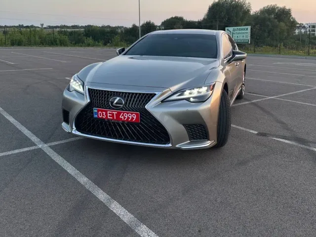 Lexus LS - фото 2