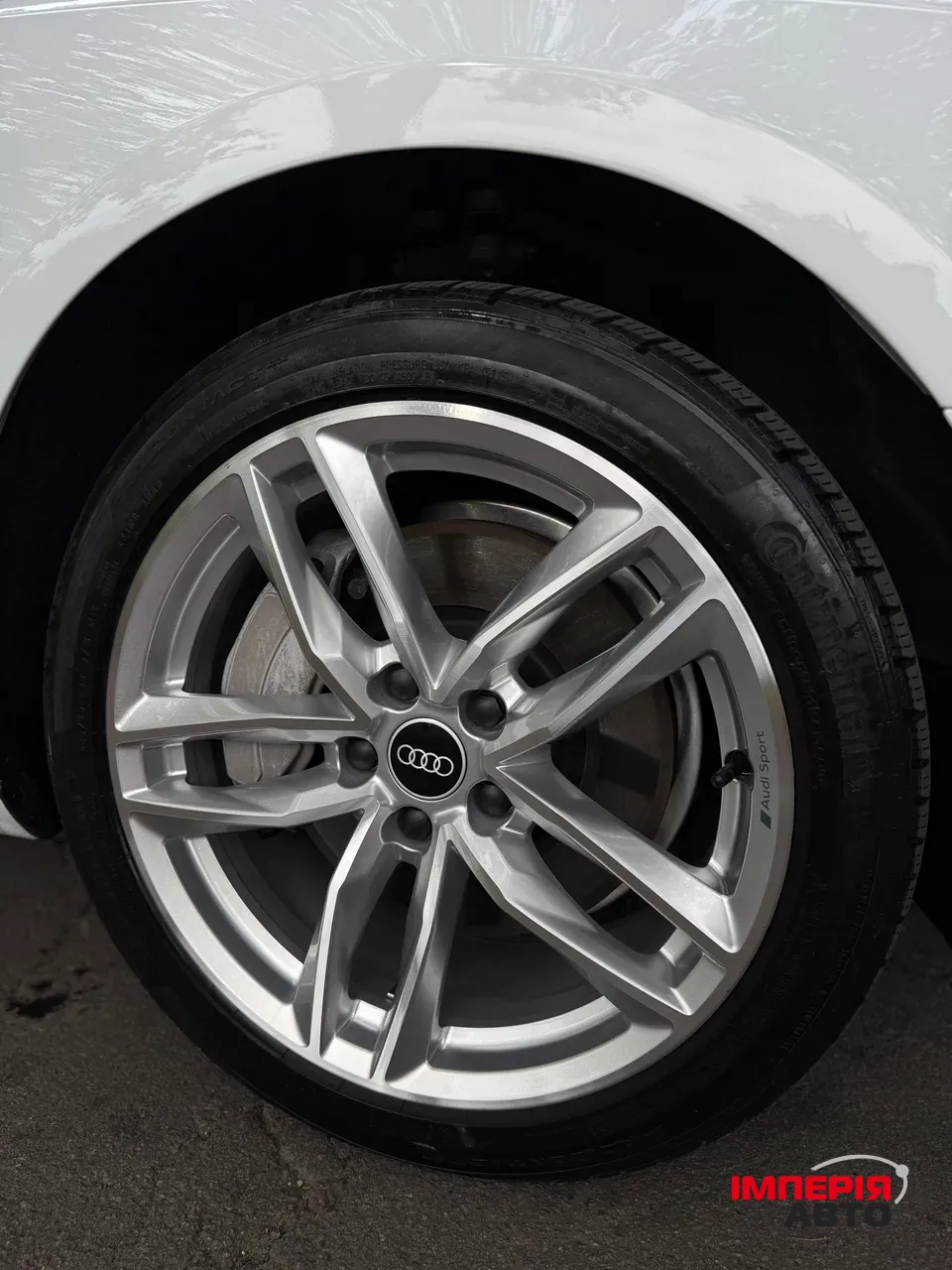 Audi A4 - фото 27