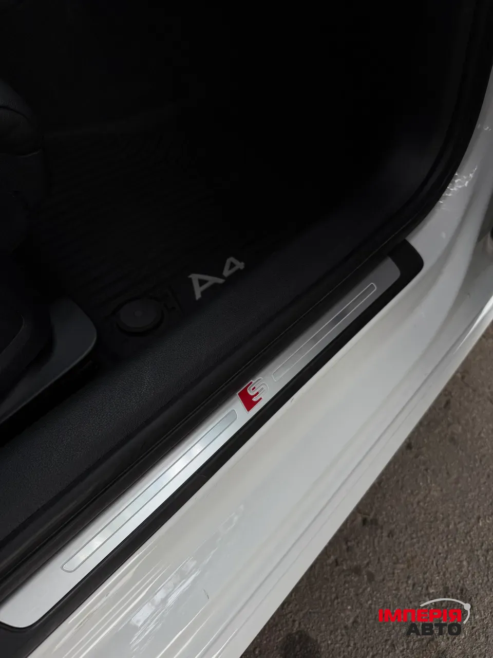 Audi A4 - фото 21