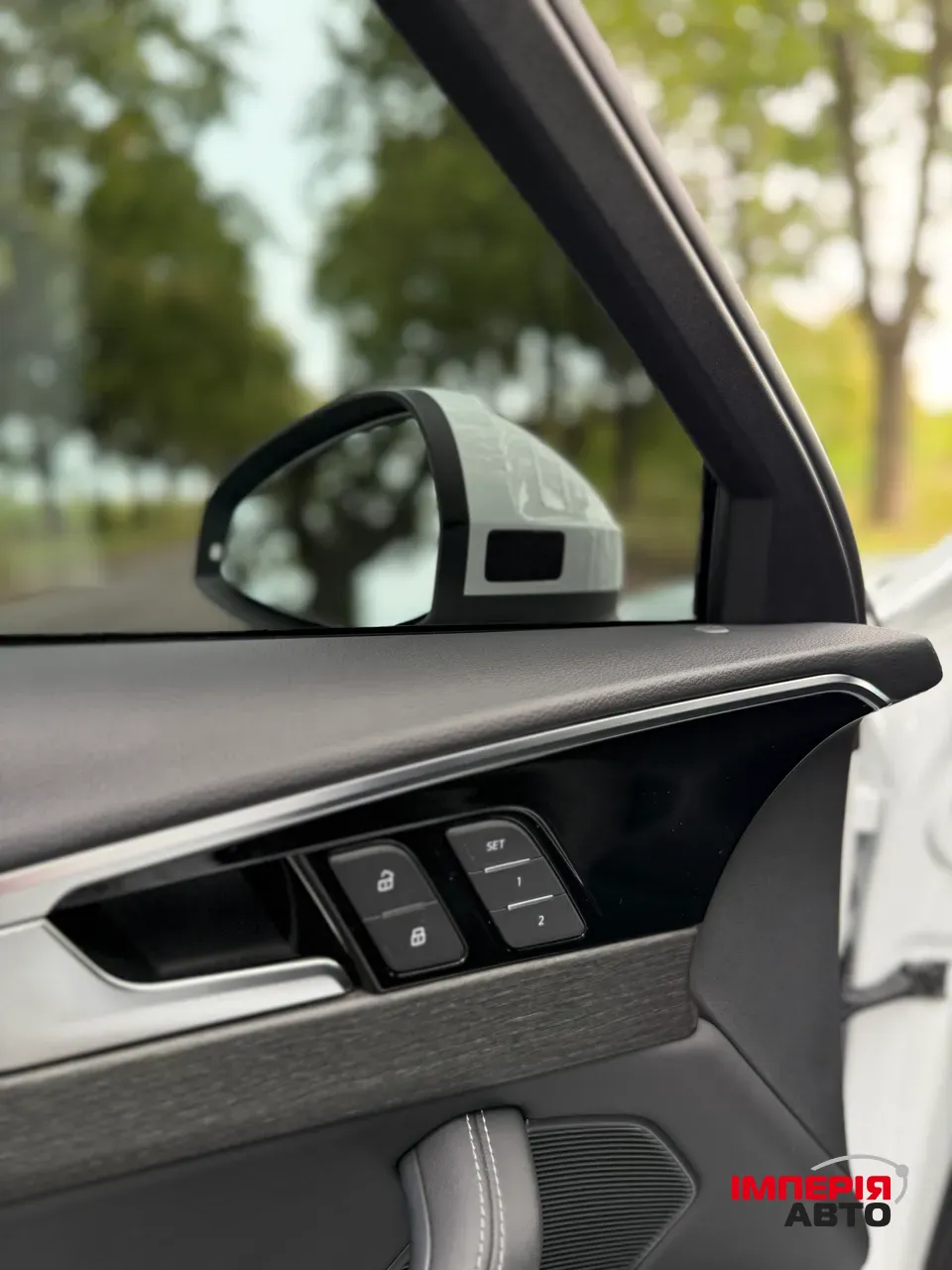 Audi A4 - фото 11