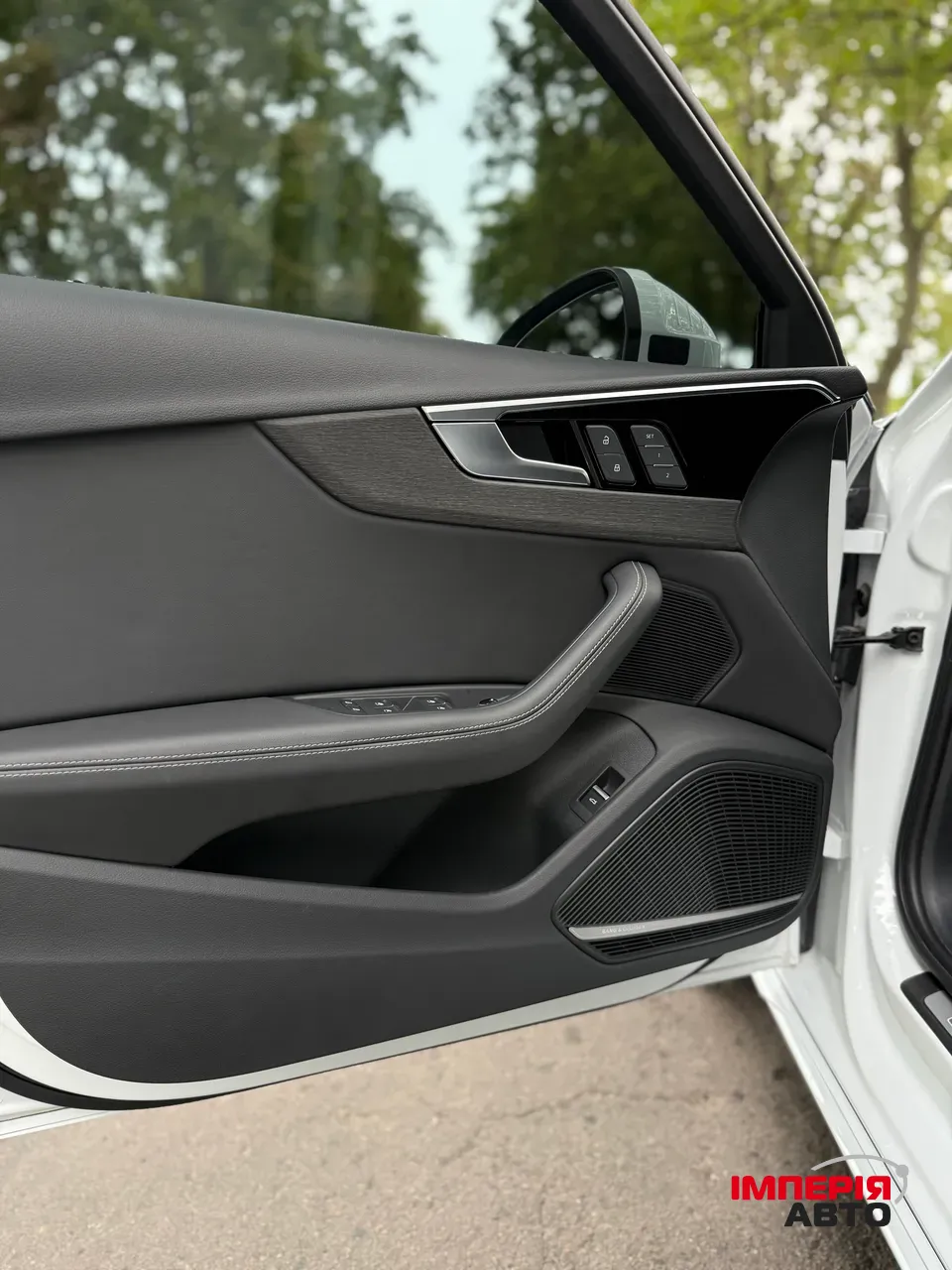 Audi A4 - фото 18