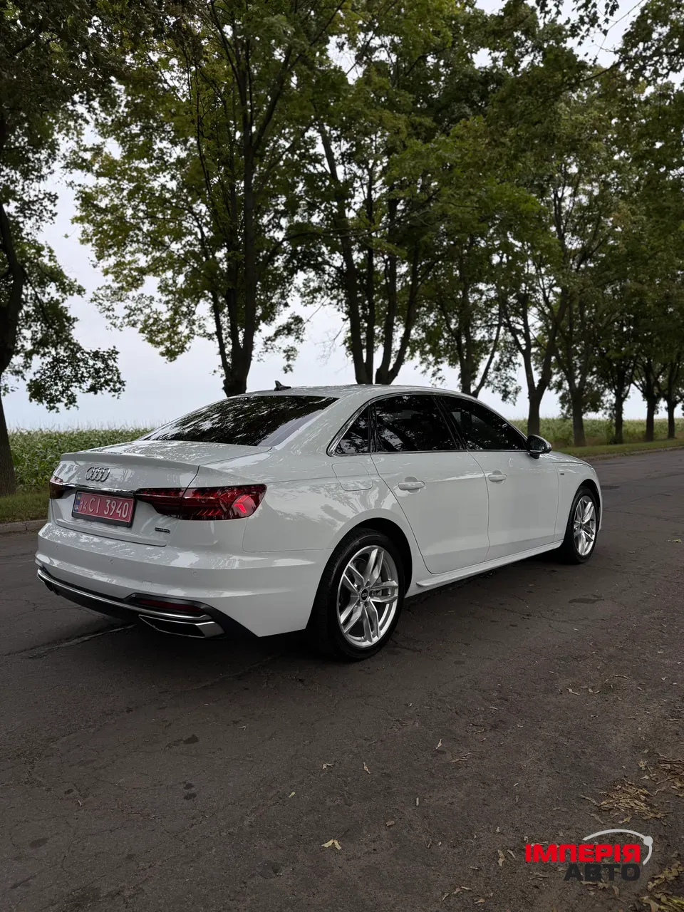 Audi A4 - фото 9