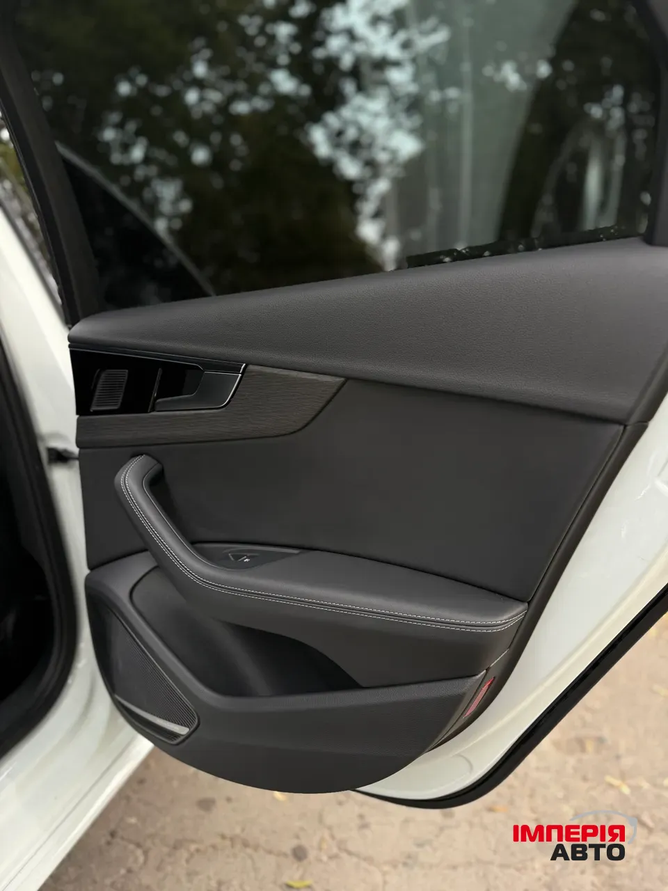 Audi A4 - фото 22