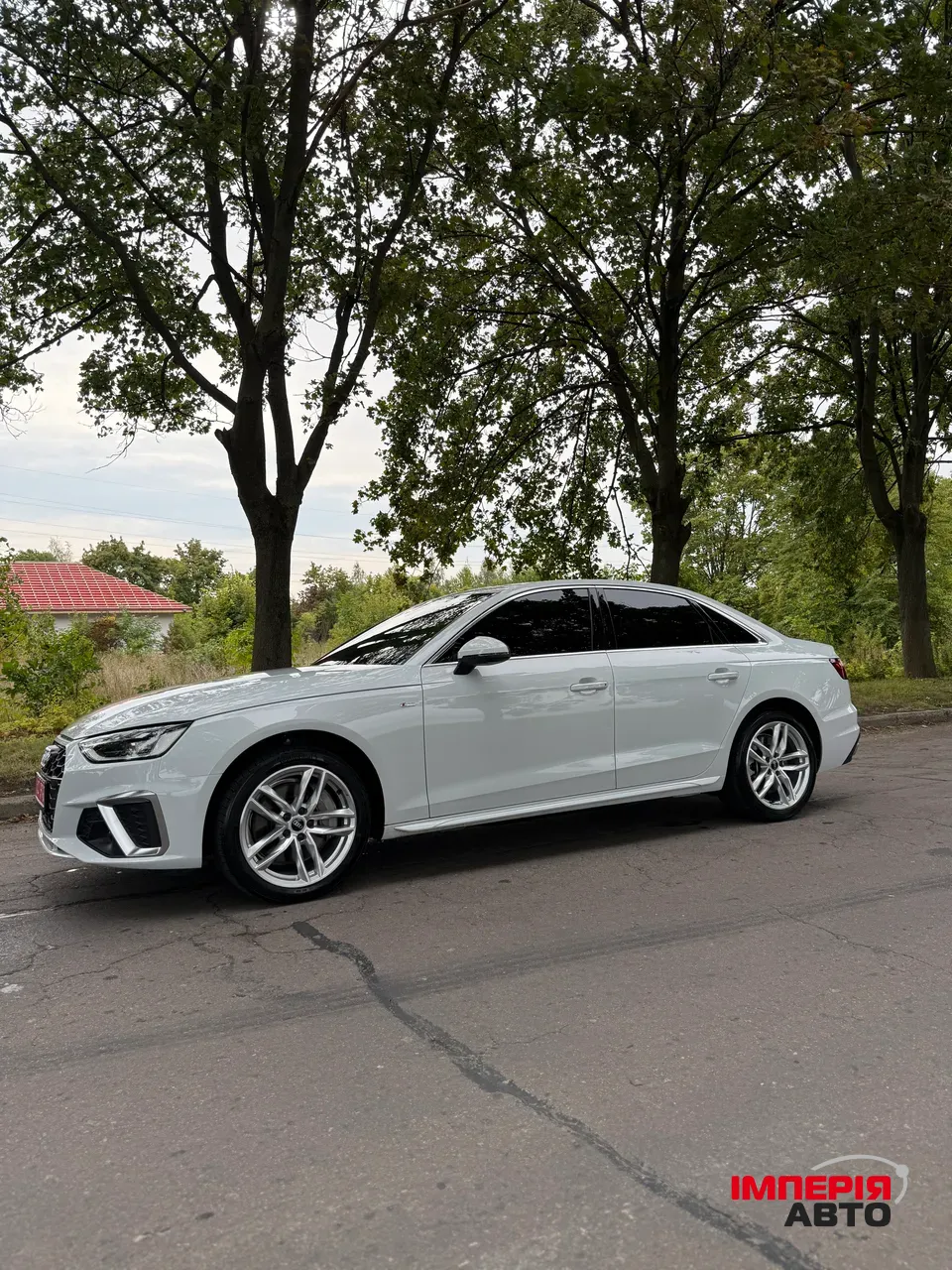 Audi A4 - фото 2