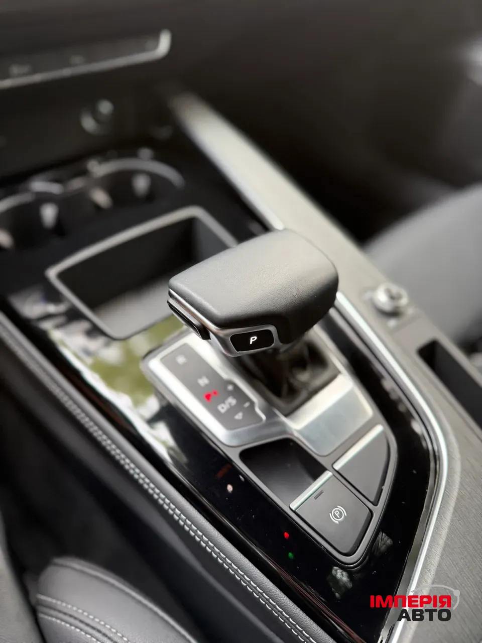 Audi A4 - фото 26