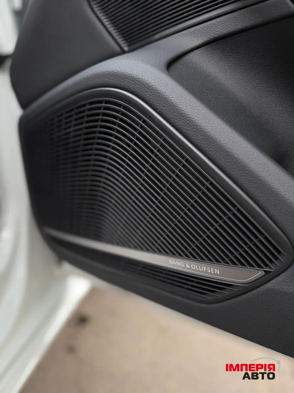 Audi A4 - фото 29