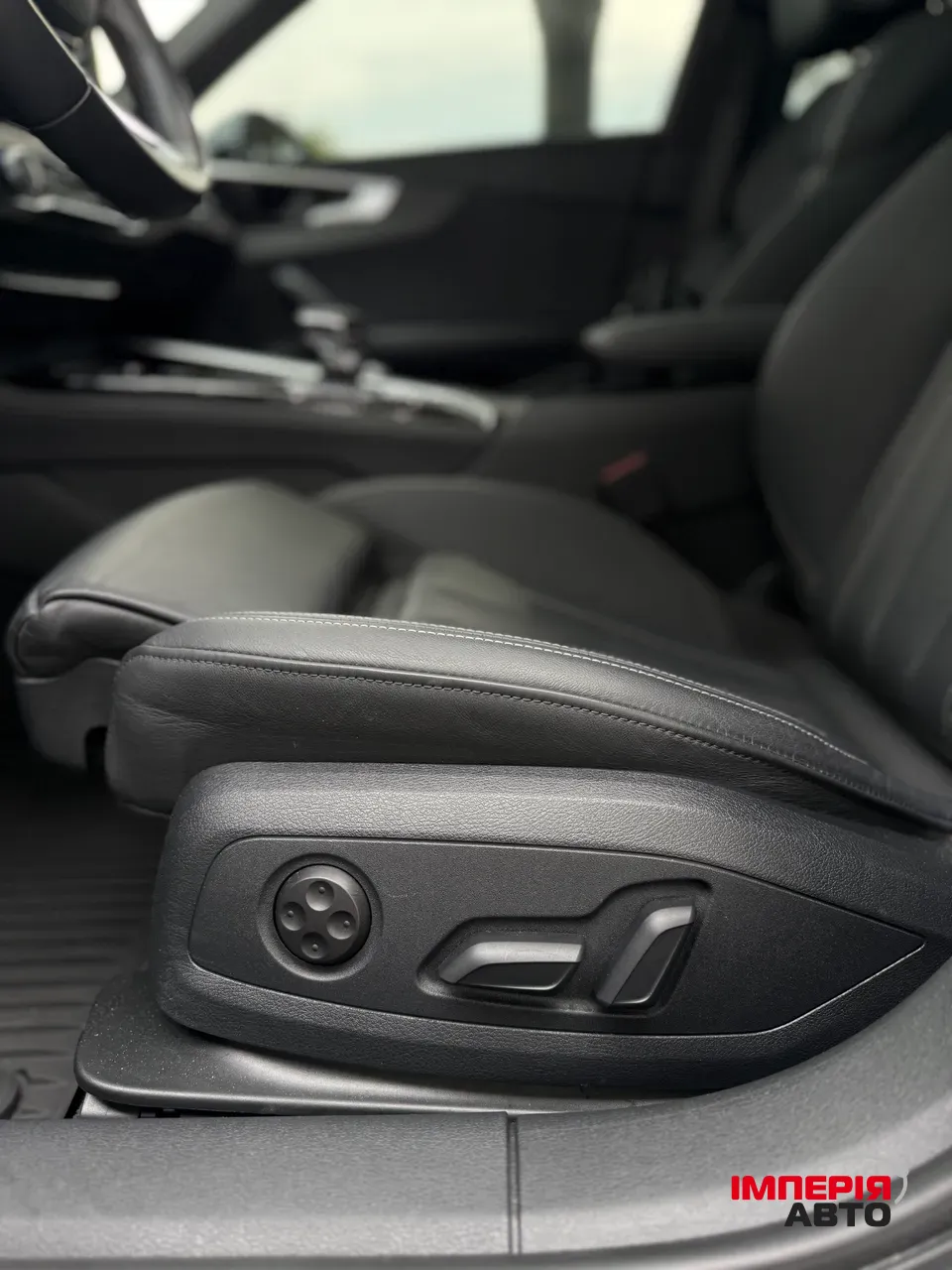 Audi A4 - фото 12