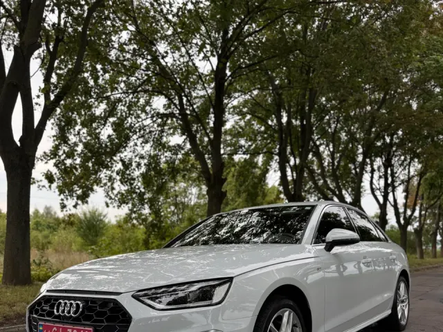 Audi A4 - фото 4
