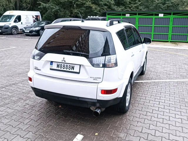 Mitsubishi Outlander - фото 3
