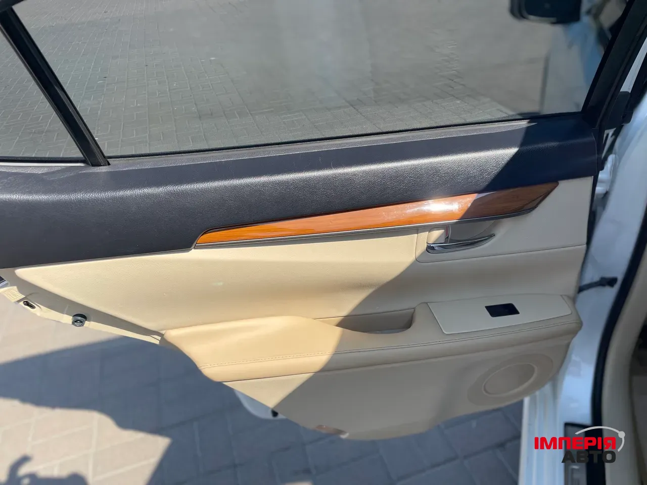 Lexus ES - фото 12